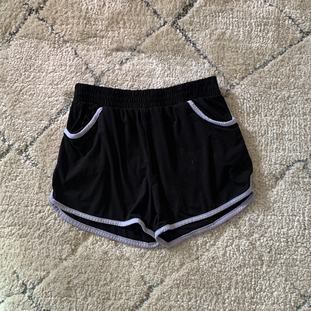 SHORTS - Picture 2 of 3